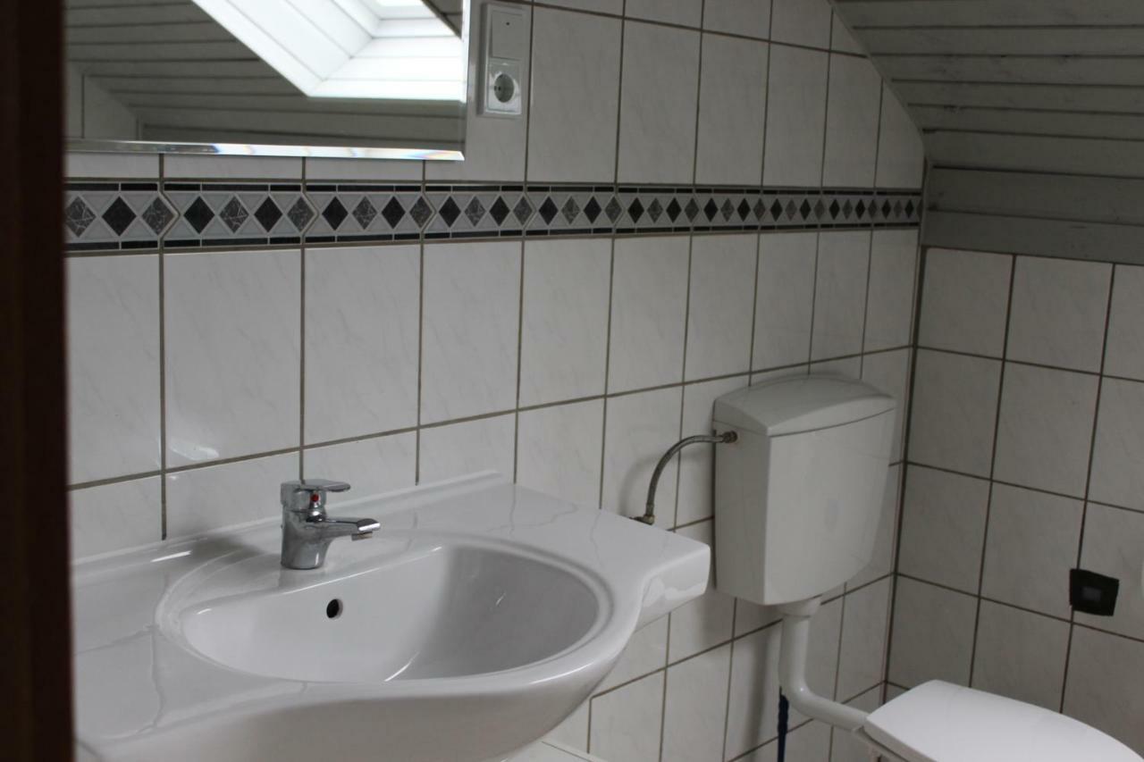 Gasthof Roessle Ochsenwang Bissingen an der Teck Exterior photo